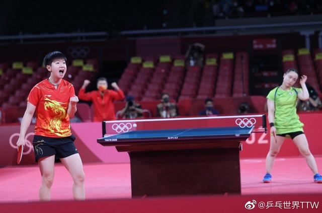 他的动作并 他的动作并